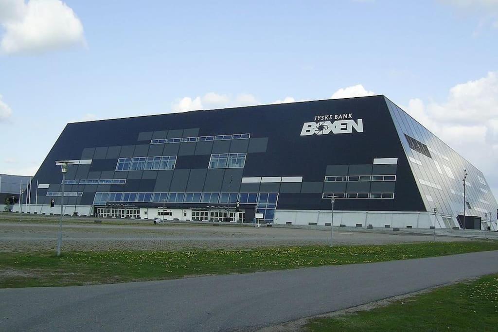 170 M2 Stort Hus Taet Pa Centrum, Mch Og Boxen Herning Luaran gambar